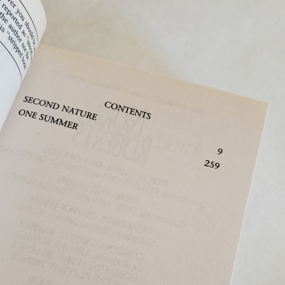 NORA ROBERTS 5 NOVELS IN 2 BOOKS - Picture 4 of 4